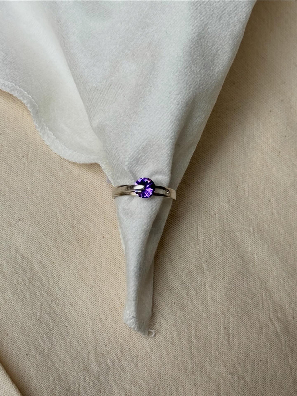 Anillo Violet Cosmos