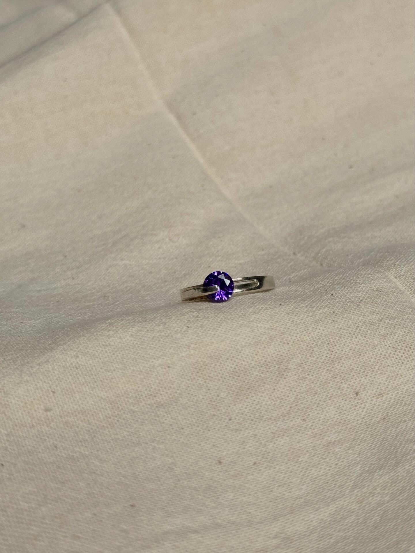 Anillo Violet Cosmos