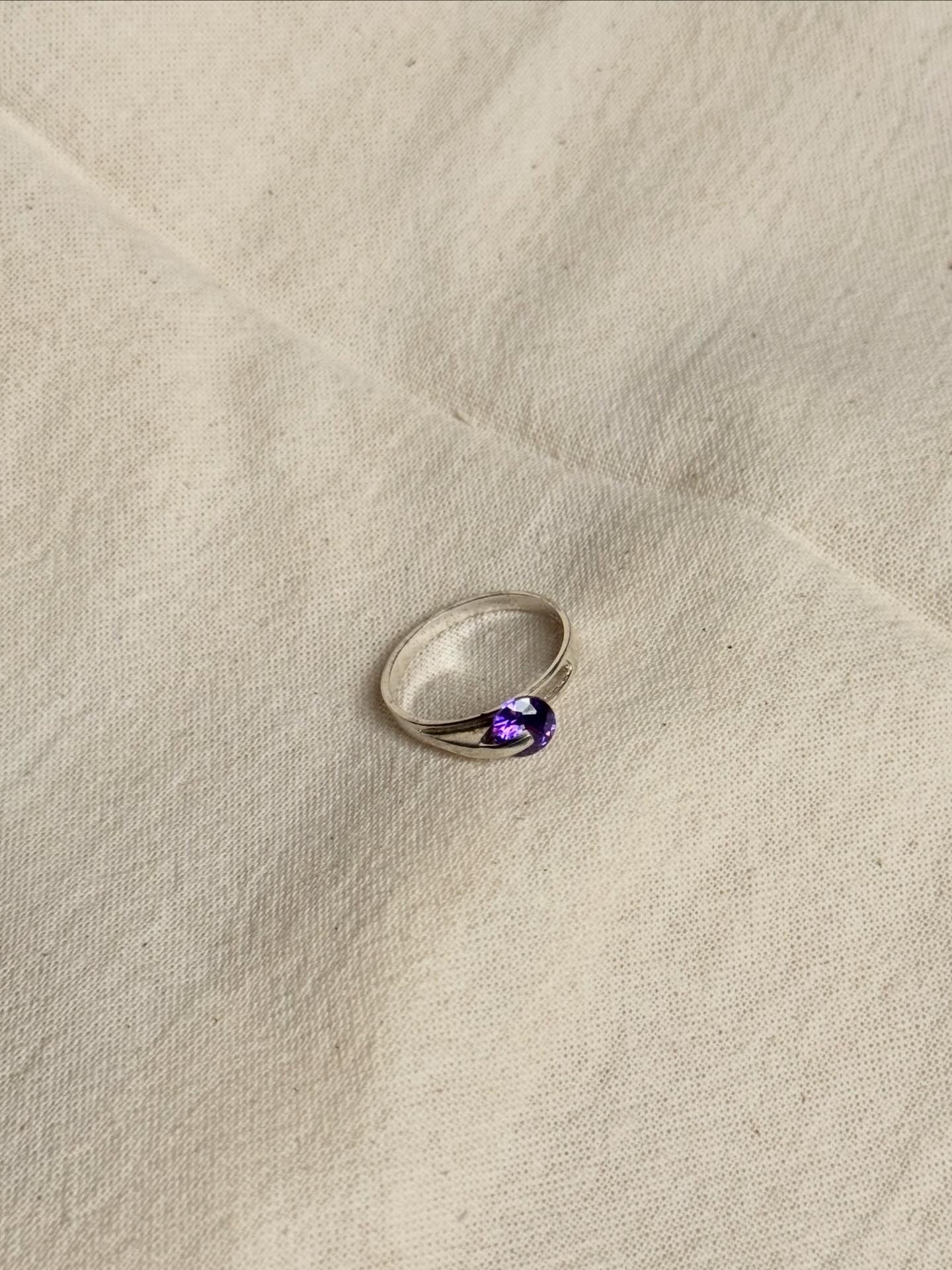 Anillo Violet Cosmos