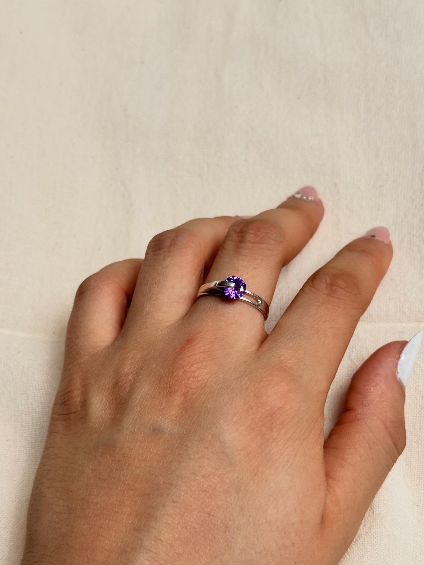 Anillo Violet Cosmos