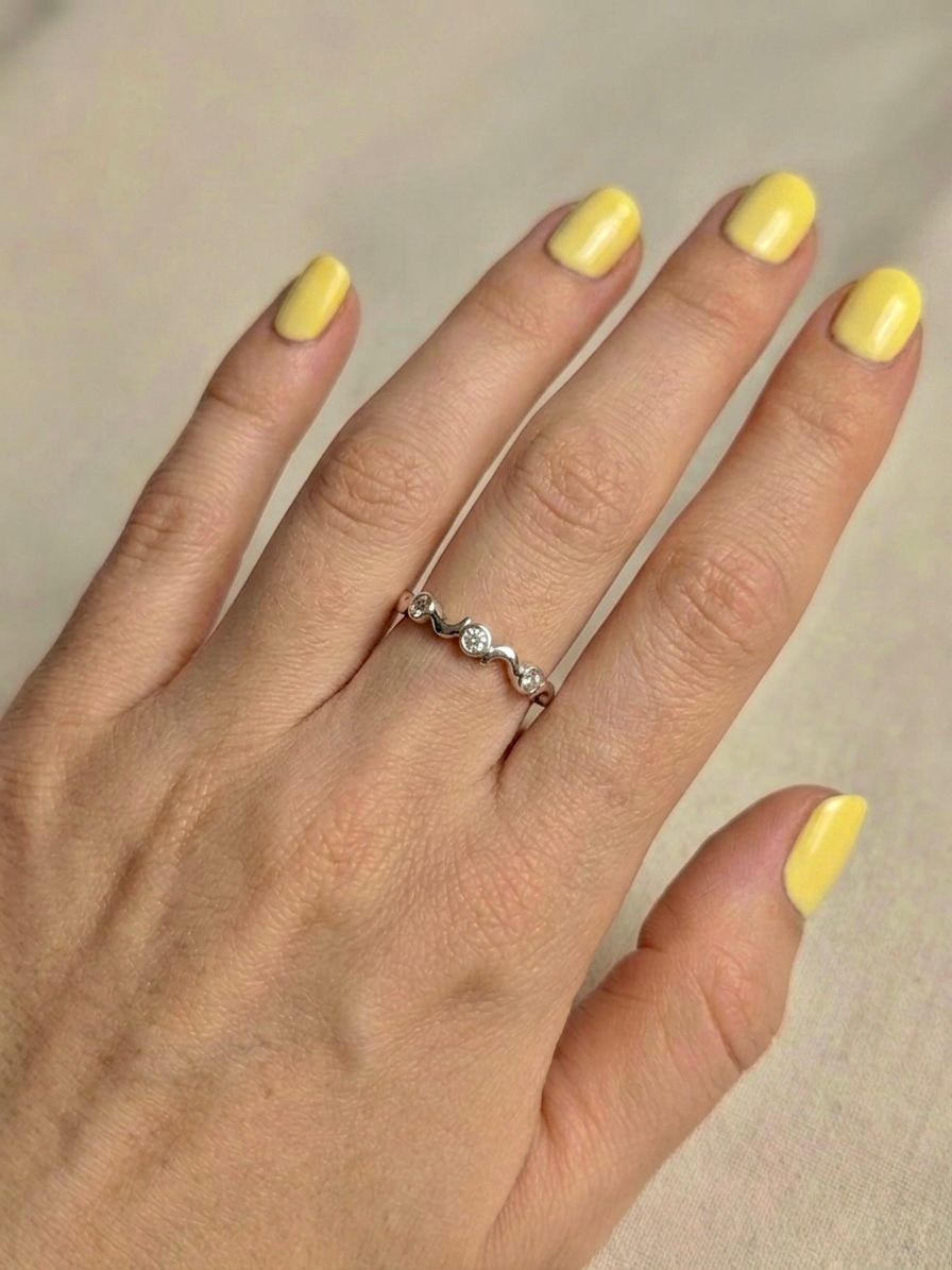 Anillo Moonwave